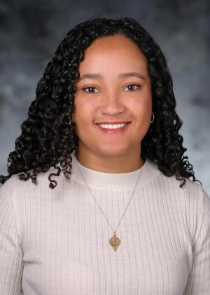 Prof. Nadia Léonard Headshot