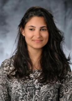 Luana Llanes Headshot